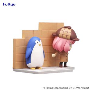 Hold Figure -Anya & Penguin-